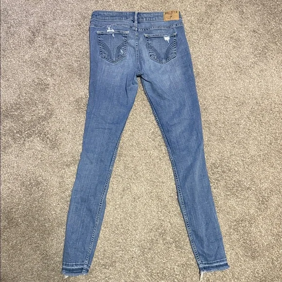 Hollister Super Skinny Distressed Low Rise 5/27 - Picture 5 of 8